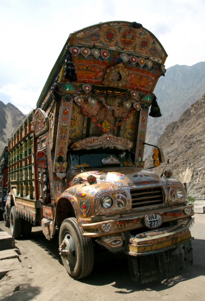 art on trucks in pakistan (2).JPG